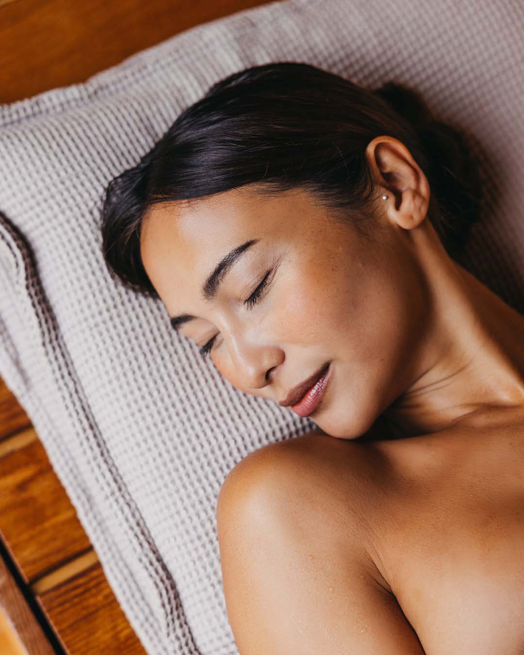 SAUNASOFA Cushion + Bath Towel